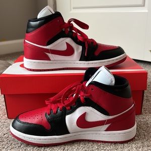 Jordan 1 Mid Alternate Bred Toe (Women's Size 7)